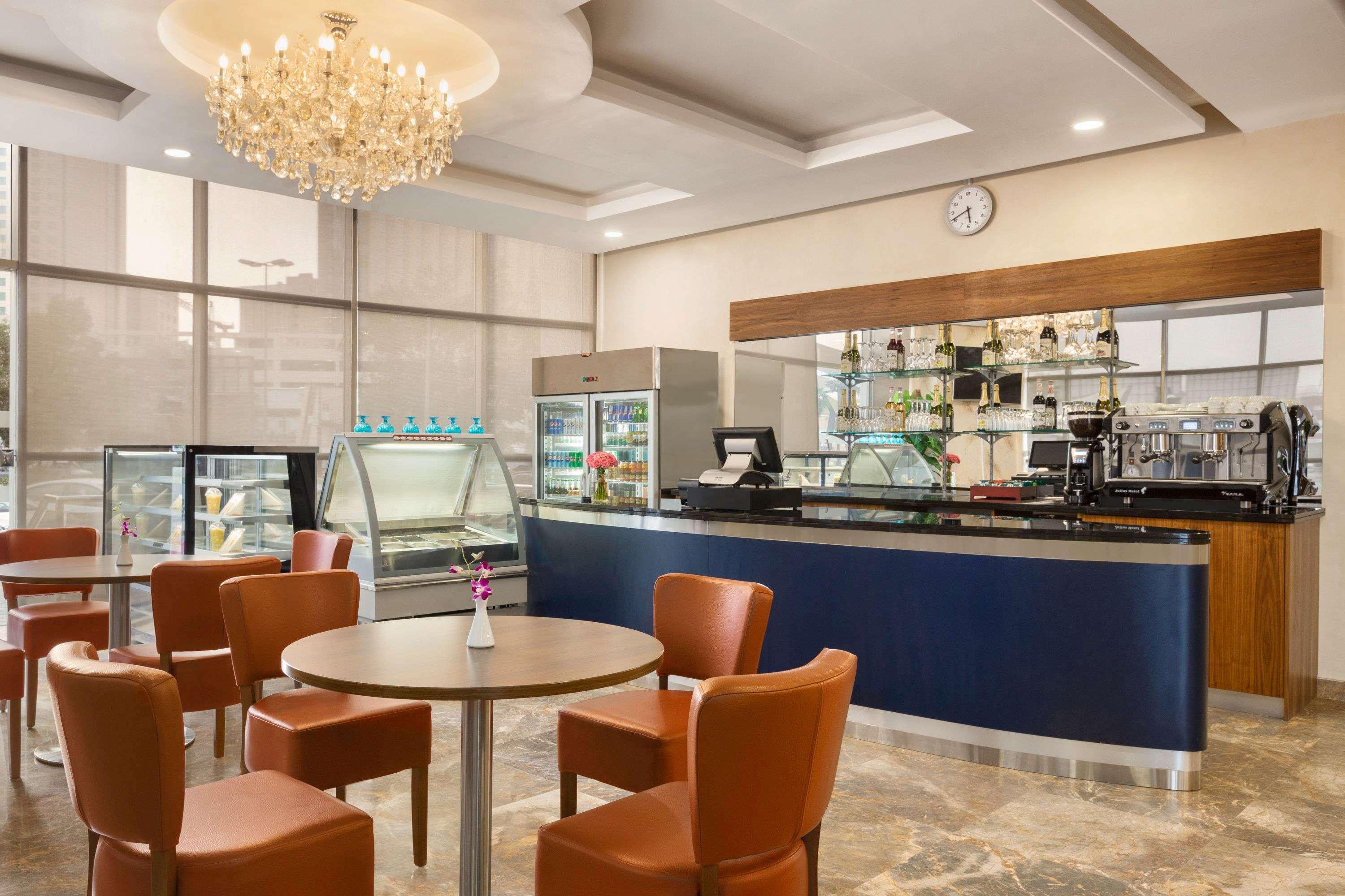 Ramada Encore By Wyndham Kuwait Downtown Kuwait City Exterior foto